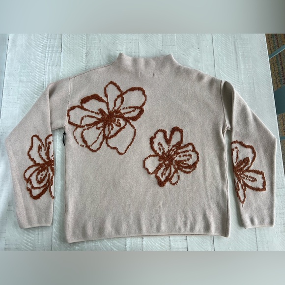 Women’s Rachel Zoe Boho Large Floral Embroidery Novelty oversized Swester NWT L - Picture 2 of 9